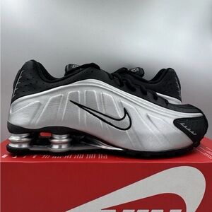 Nike Shox R4 Black Metallic Silver BRAND NEW Size 10